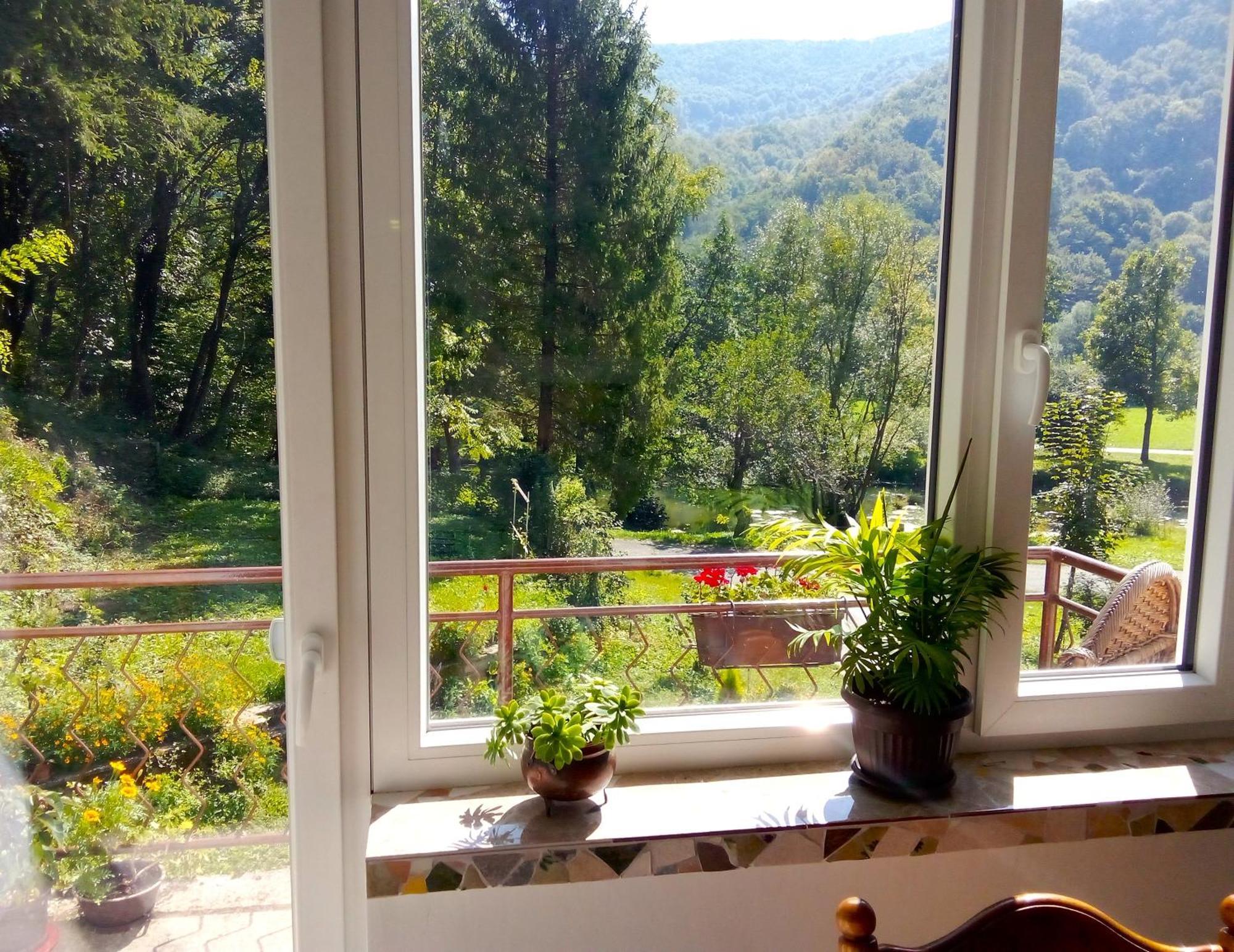 Art House Tufi Apartment Bistrica ob Sotli Bagian luar foto