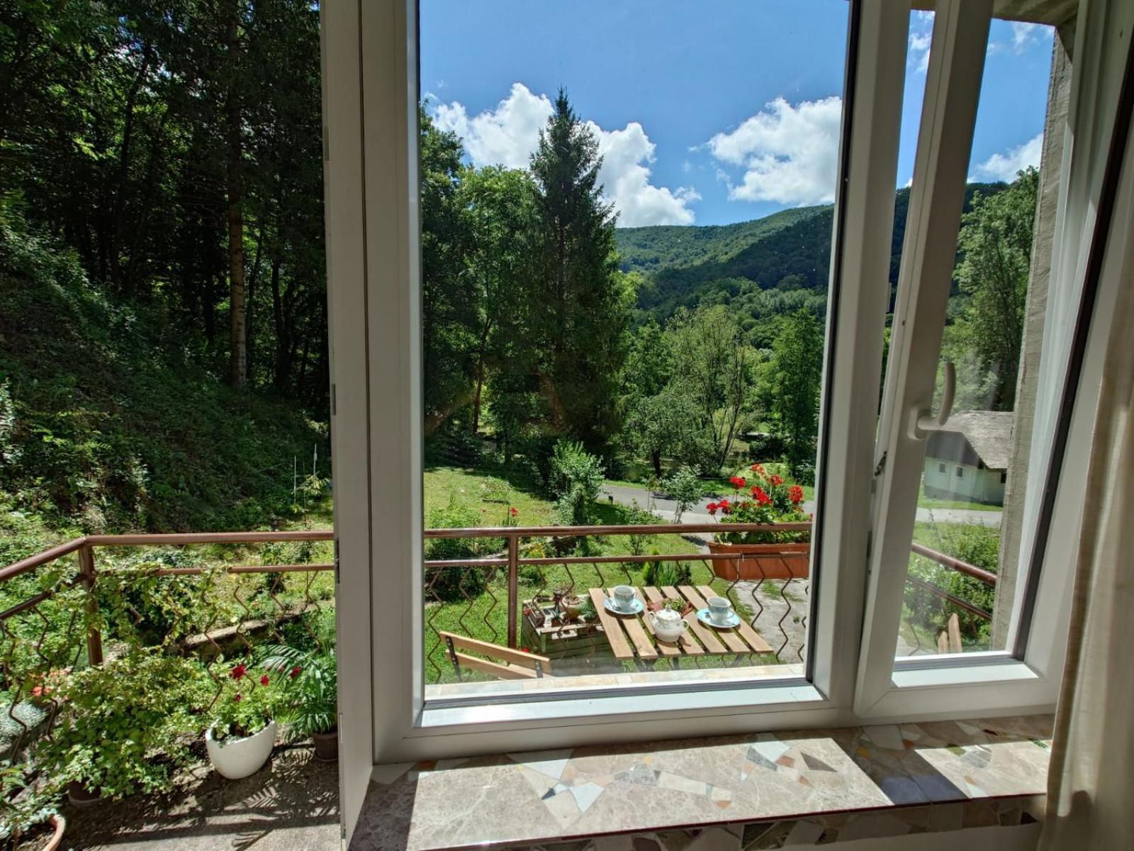 Art House Tufi Apartment Bistrica ob Sotli Bagian luar foto